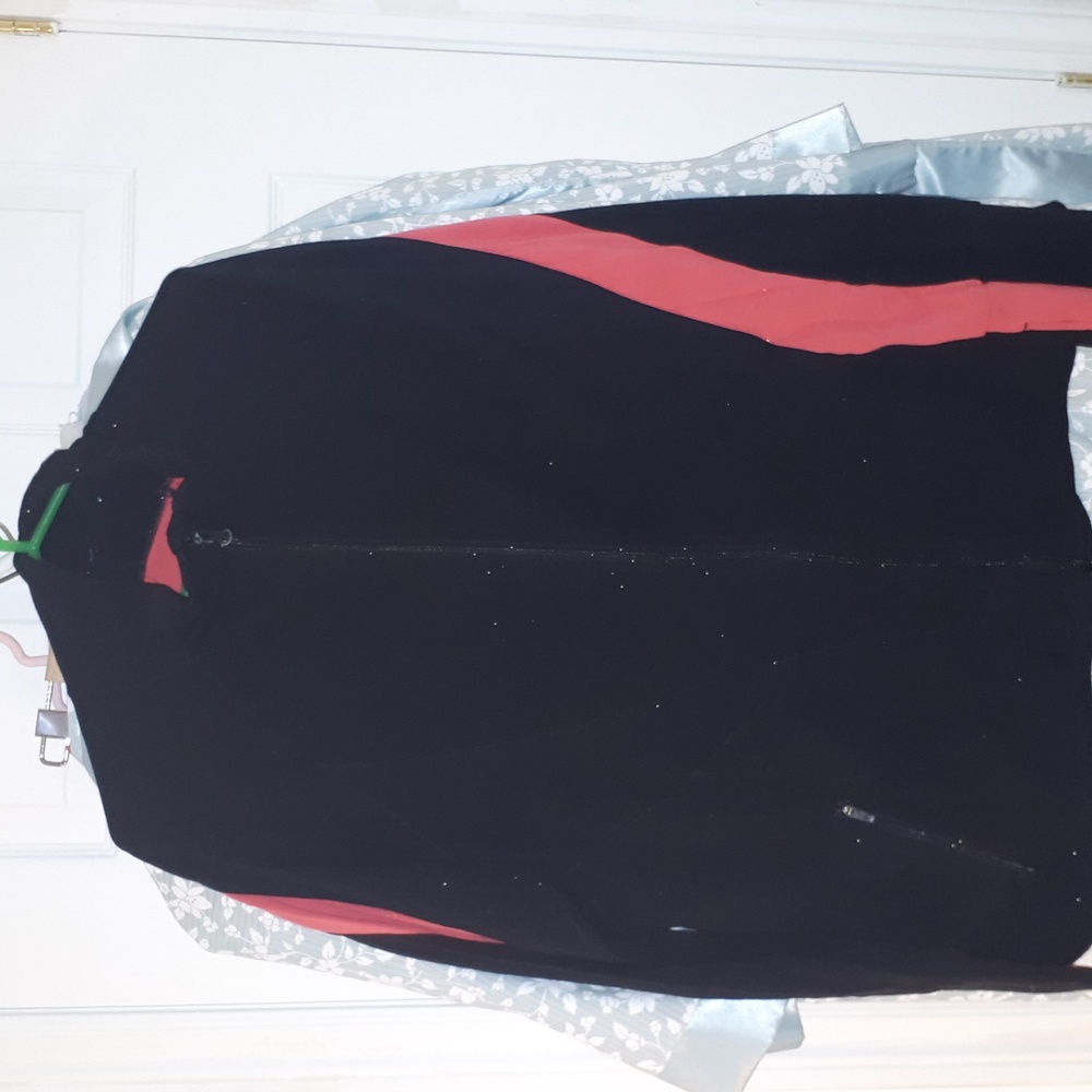 😊2X  black ligh zip sweatshirts